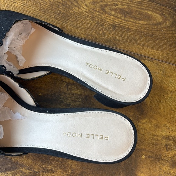 Pelle Moda Rayna Black Suede Heels 9 - Picture 4 of 10